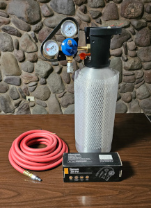 co2 cylinder with regulator and air hose